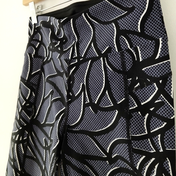 NEW DKNY Sport Entwine Printed Ankle Leggings - Picture 5 of 8